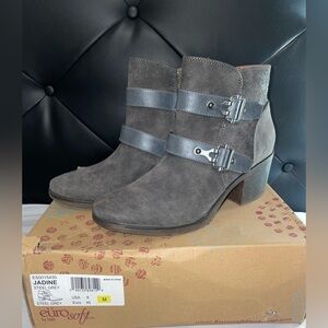 BRAND NEW EuroSoft Jadine Gray Embossed Ankle Boots Size 9
